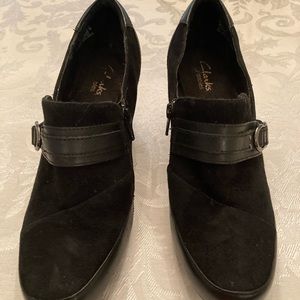 Clark’s Suede and Leather Shoes EUC